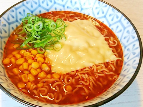 辛みそコーンチーズラーメン